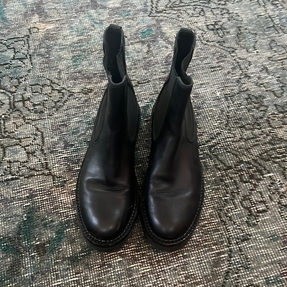 Vince Black Leather Chelsea Boots Size 9.5